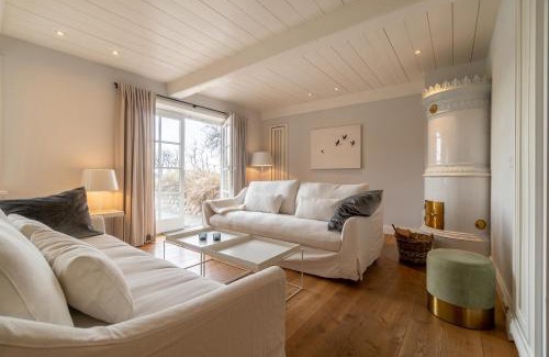Oldsum House | Experience Comfort at Kapitänshaus Ost - 4 Star Retreat