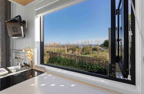 Manawatu - Wanganui House | Kapiti Coast Tiny Home Getaway w/ Beachfront Views