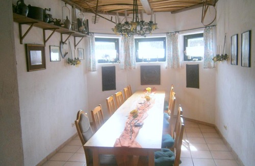 Zeltingen-Rachtig House | Discover Kappes-Koppelkamm: Family-Friendly Retreat