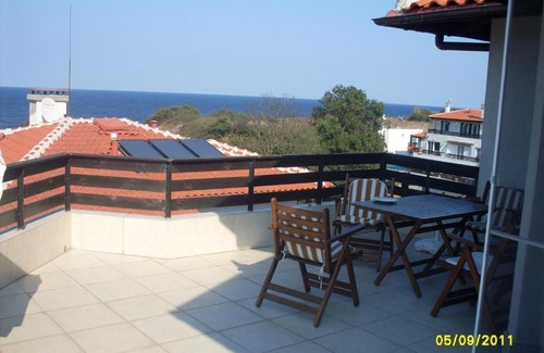 Lozenets Apartment | Experience Kapriz Lux Apartment: 4-Star Oceanfront Retreat