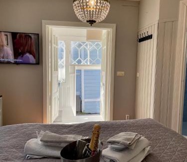 Naantali House | Pet-Friendly Kapteenin Saunamökki: Guest Rated 8.7/10