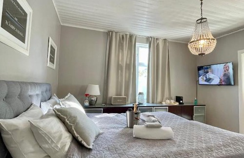 Naantali House | Pet-Friendly Kapteenin Saunamökki: Guest Rated 8.7/10