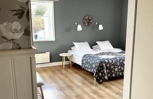 Kivik Bed & Breakfast | Relaxing Getaway at Kaptenshuset Hotell with Ocean Views