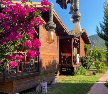 Karaoz Bed & Breakfast | Oceanfront Delight at Ada Pansiyon Karaöz - Rated 8.9/10