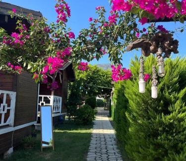 Karaoz Bed & Breakfast | Oceanfront Delight at Ada Pansiyon Karaöz - Rated 8.9/10