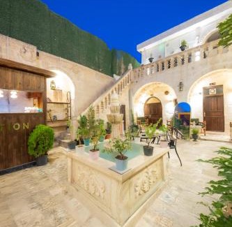 Eyyubiye Hotel | Karagül Otel: Pet-Friendly Retreat with Hot Tub & Dining