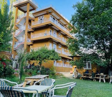 Karimabad Hotel | Experience Karakorum View Hotel in Karimabad Hunza