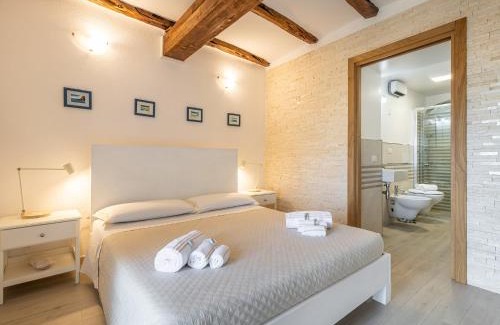 Historic Castle District Apartment | Indulge in Karalis Relais: Private Apartment with Jacuzzi