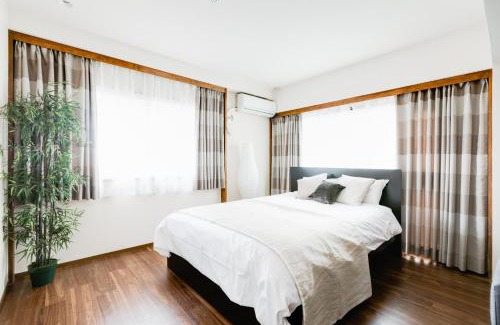 Karasumaoike Apartment | Karasuma Annex: Ideal Stay for Family-Friendly Getaways