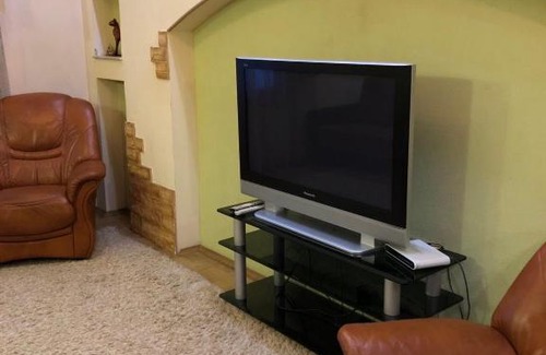Brest Apartment | Discover Karbysheva 3-4: Pet-Friendly Retreat with Hot Tub