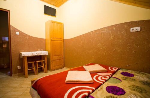 Checiny Hotel | Experience Karczma Chęciny: Pet-Friendly Retreat Awaits