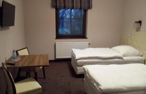 Blonie Hotel | Discover Karczma pod Bażantem: Pet-Friendly Retreat