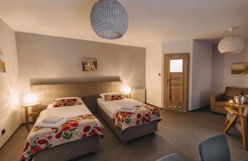 Kolesin Hotel | Karczma Taberska: Family-Friendly Retreat with Great Reviews
