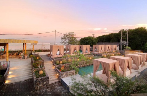 Gili Trawangan Resort | Experience Kardia Resort Gili Trawangan: Oceanfront Splendor