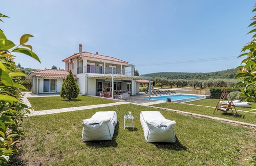 Alikias Villa | Indulge in Kardous Aelia’s Unique Atmosphere for Your Getaway