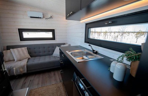 Ylitornio Ski Chalet | Cozy Karemajat Wagon Cottage with Spa and Hot Tub