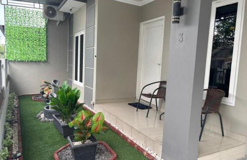 Yogyakarta House | Karenra Guest House di Pusat Kota, Dengan 3 Kamar