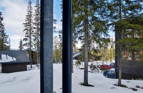 Rukatunturi House | Elegant Karhunvartijan linna a2 with Lake View & Spa
