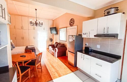 Uitenhage Apartment | Family-Friendly Uitenhage Apartment Near Graaff-Reinet Rd