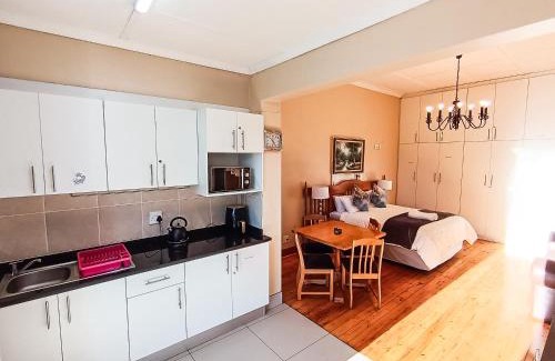 Uitenhage Apartment | Family-Friendly Uitenhage Apartment Near Graaff-Reinet Rd
