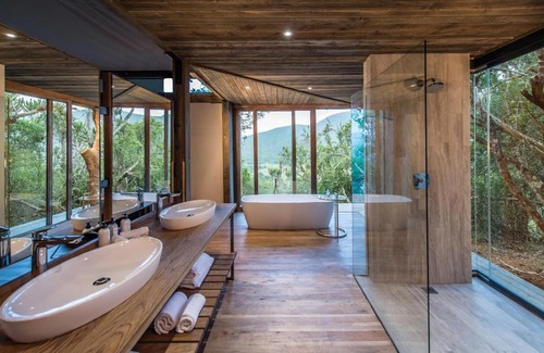 Kenton on Sea Cabin | Unforgettable Stay at Kariega Game Reserve Settlers Drift