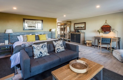Kenton on Sea Hotel | Discover Ukhozi Lodge at Kariega Game Reserve - All Inclusive