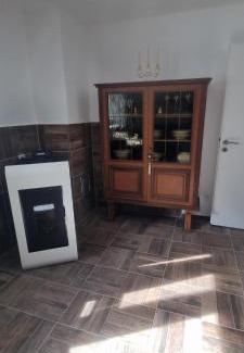 Longkamp Apartment | Cozy Karima Ferienhaus with Hot Tub & Fireplace Awaits