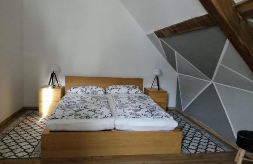 Longkamp Apartment | Cozy Karima Ferienhaus with Hot Tub & Fireplace Awaits