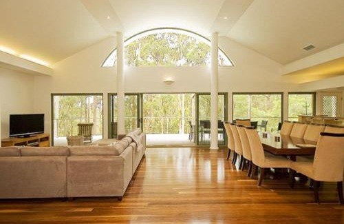 Charlotte Bay House | Convenient Karingal Retreat Near Blueys Beach