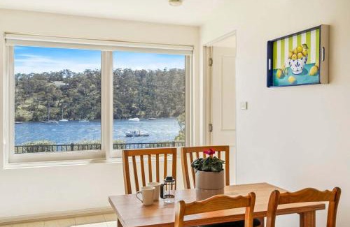 Geilston Bay Apartment | Karinya apartment waterfront views - 2 Bed 2 Bath