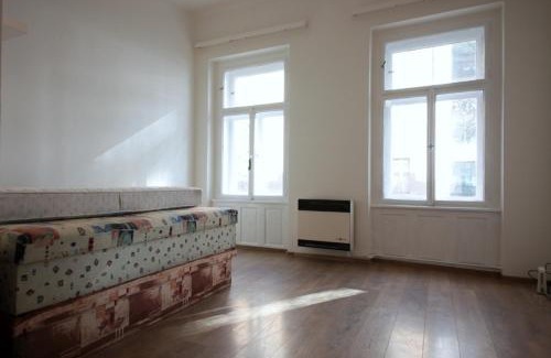 Karlin Apartment | Discover Karlín Praha - Ideal for Families and Pets