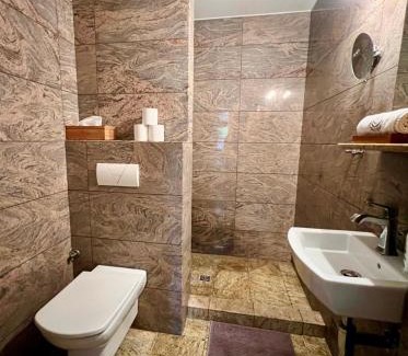 Cifer Apartment | Comfortable Karlov Dvor Apartment - Family & Pet Friendly