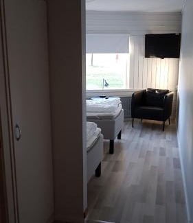Karlskoga House | Top-Rated Karlskoga Folkhögskola Vandrarhem Udden Stay