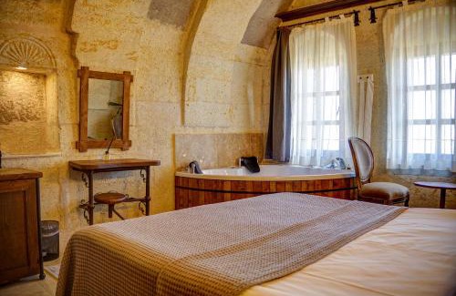 Uchisar Bed & Breakfast | Experience Karma Suites Cappadocia: Family-Friendly Comfort
