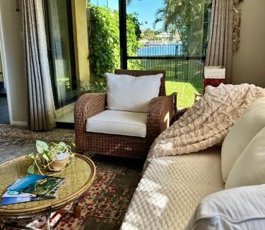 Banksia Beach Apartment | Delightful Karma Waters at Bribie Island - Rated 9/10!