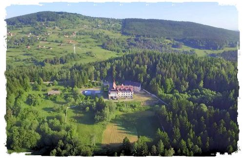 Zawoja House | Family-Friendly Stay at Karmelitański Dom Gościnny