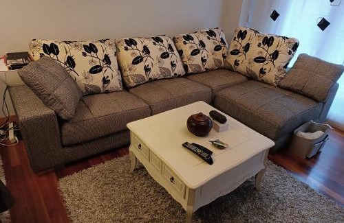 Bilbao Apartment | Discover Karmelo: Pet-Friendly Haven by the Metro