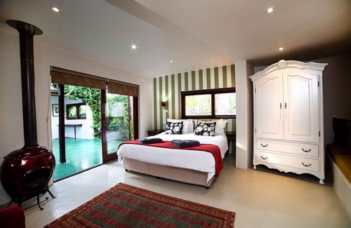 Barrydale Hotel | Artistic Retreat at Karoo Art Hotel - 4-Star Comfort Awaits