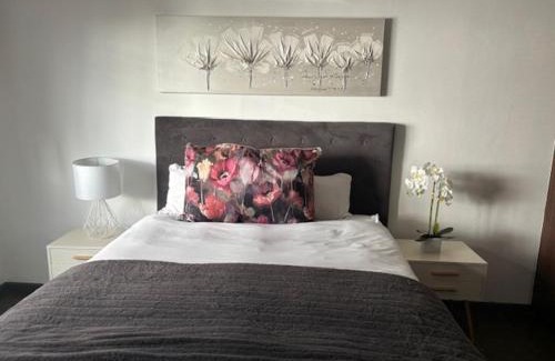 Beaufort West Apartment | Discover Karoo Heart: 4-Star Family-Friendly Retreat