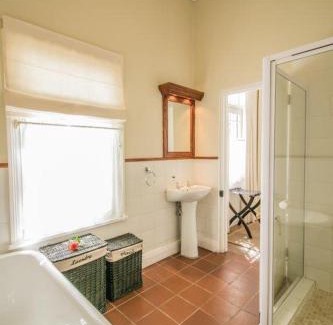 Graaff-Reinet House | Eco-Friendly Retreat at 54 on Middle with Ocean Views