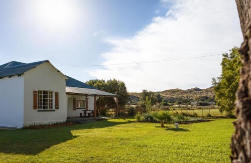 Bethulie House | Discover Karoohuisie: A 4-Star Pet-Friendly Retreat