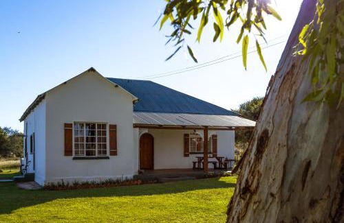 Bethulie House | Discover Karoohuisie: A 4-Star Pet-Friendly Retreat