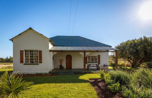 Bethulie House | Discover Karoohuisie: A 4-Star Pet-Friendly Retreat