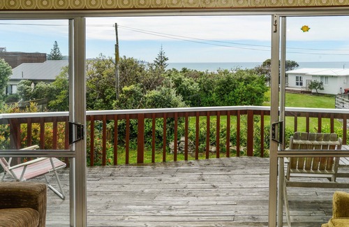 Waimarama Cottage | Oceanfront Family Retreat at Karoola - Waimarama Bach