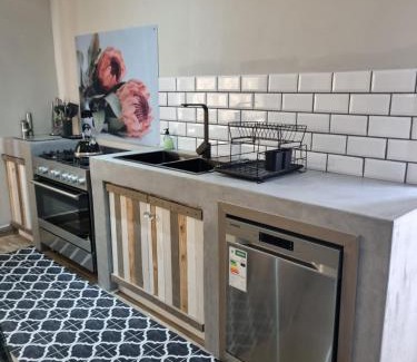 Adendorp Apartment | Discover KarooSjiek: A Pet-Friendly Family Retreat