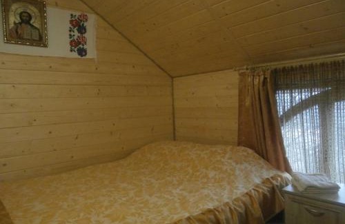 Izki Apartment | Inviting Karpatskiy Domik Izki with Breakfast & Family Perks