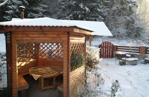 Mykulychyn House | Pet-Friendly Retreat at Karpaty Gutsulska Sadyba