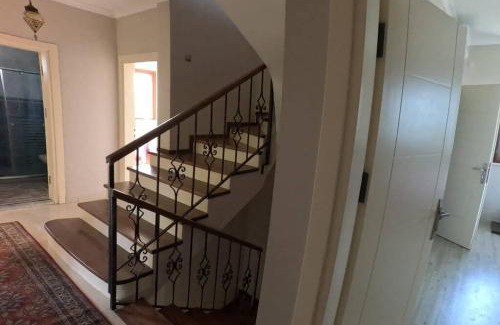 Trabzon Villa | Spacious Three-Story Villa with 6 Rooms in Trabzon