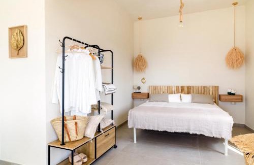 Lampedusa Apartment | Explore Kartika House: 4-Star Stay with Ocean Views