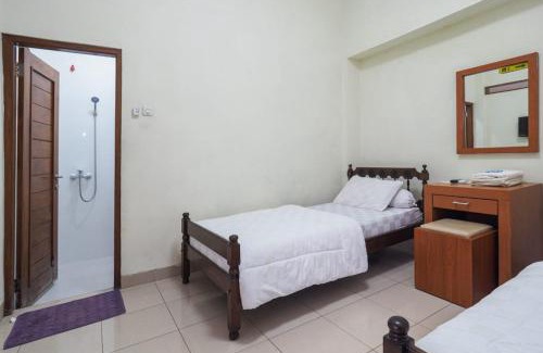 Surakarta House | Budget-Friendly Kartika Syariah Guest House with Family Amenities